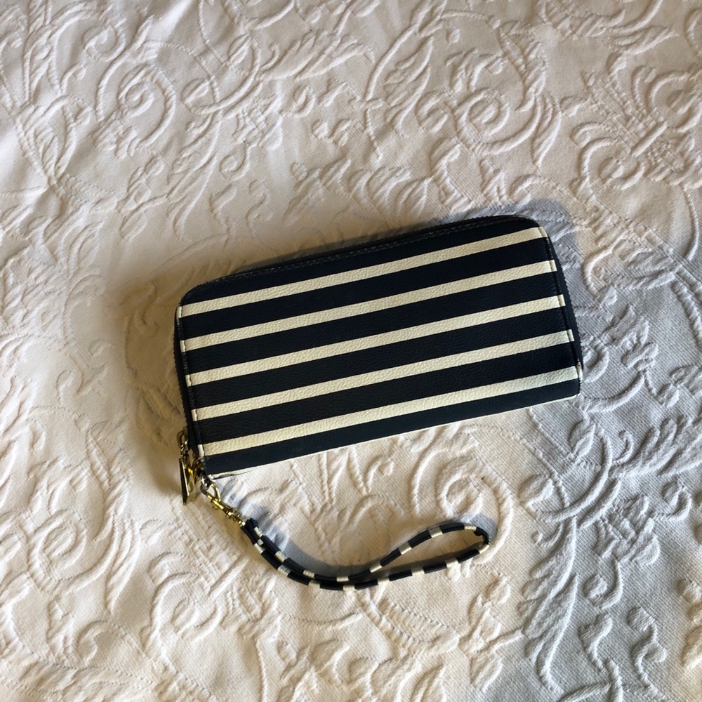 Clutch wallet